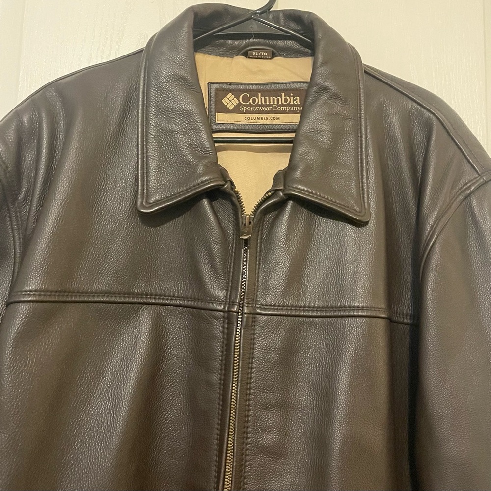 Columbia Men's Dark Brown Leather Jacket - Picture 11 of 15